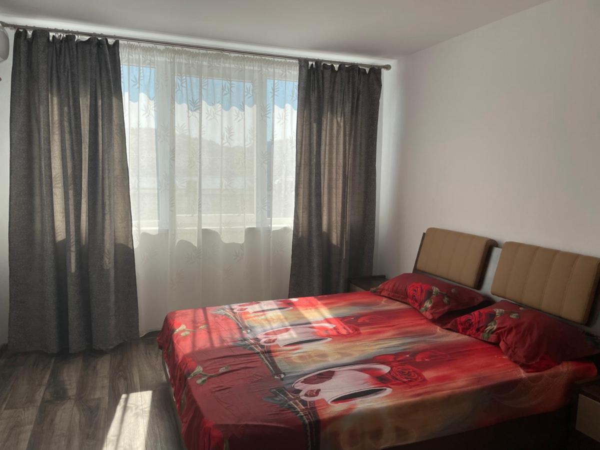 Apartament 4 Camere โอร์โชวา ภายนอก รูปภาพ